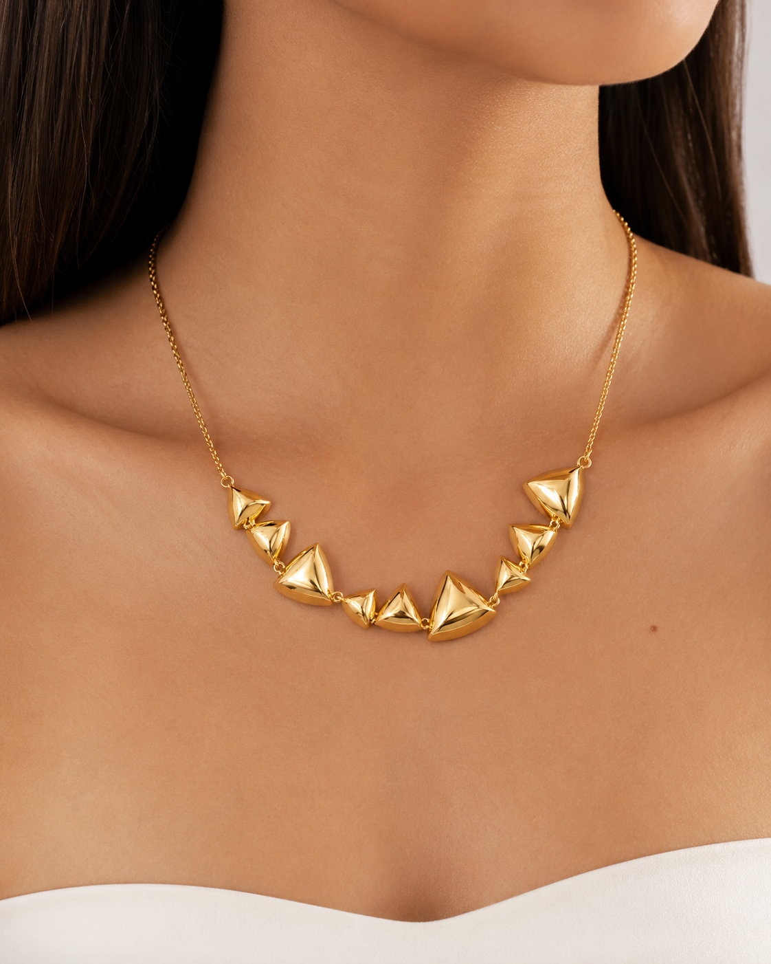Colar Triângulo Desregular Ouro 18k