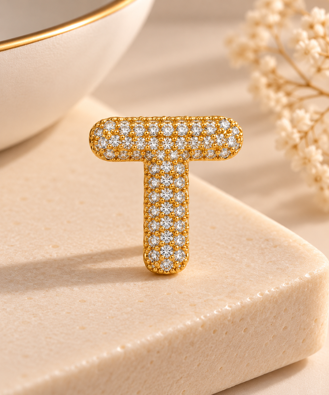 Scarlat SKU 15122 foto 2 | Pingente Letras Puffers Cravejadas Ouro 18k