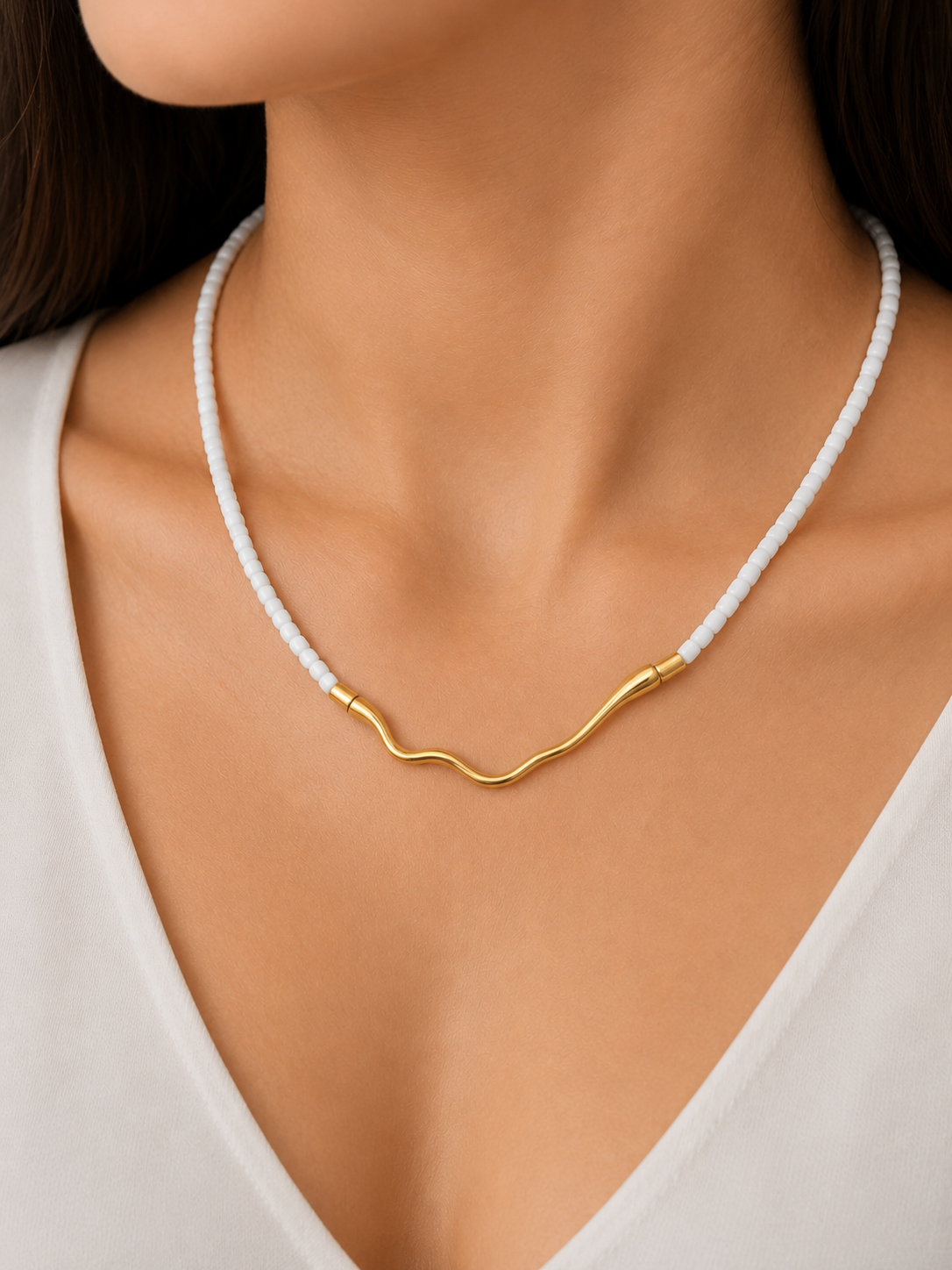 Colar Orgânico Madre Pérola com Canutilho Ouro 18k