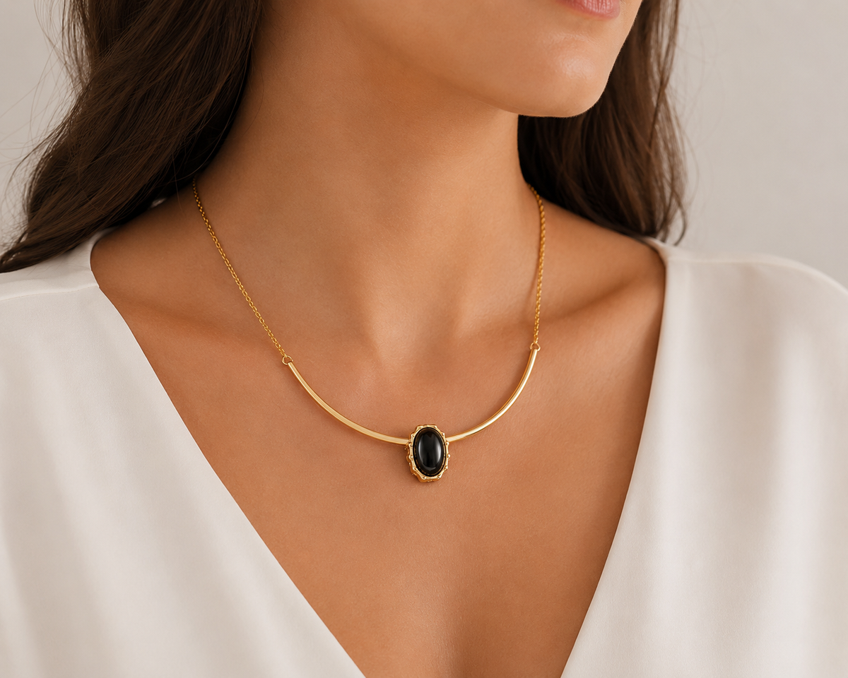 Colar Aro Deusa Ônix Ouro 18k