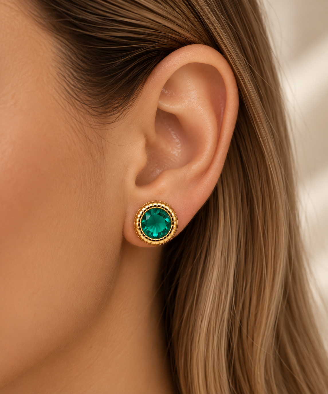 Scarlat SKU 15284 foto 3 | Brinco Essence Redondo Zircônia Ouro 18k