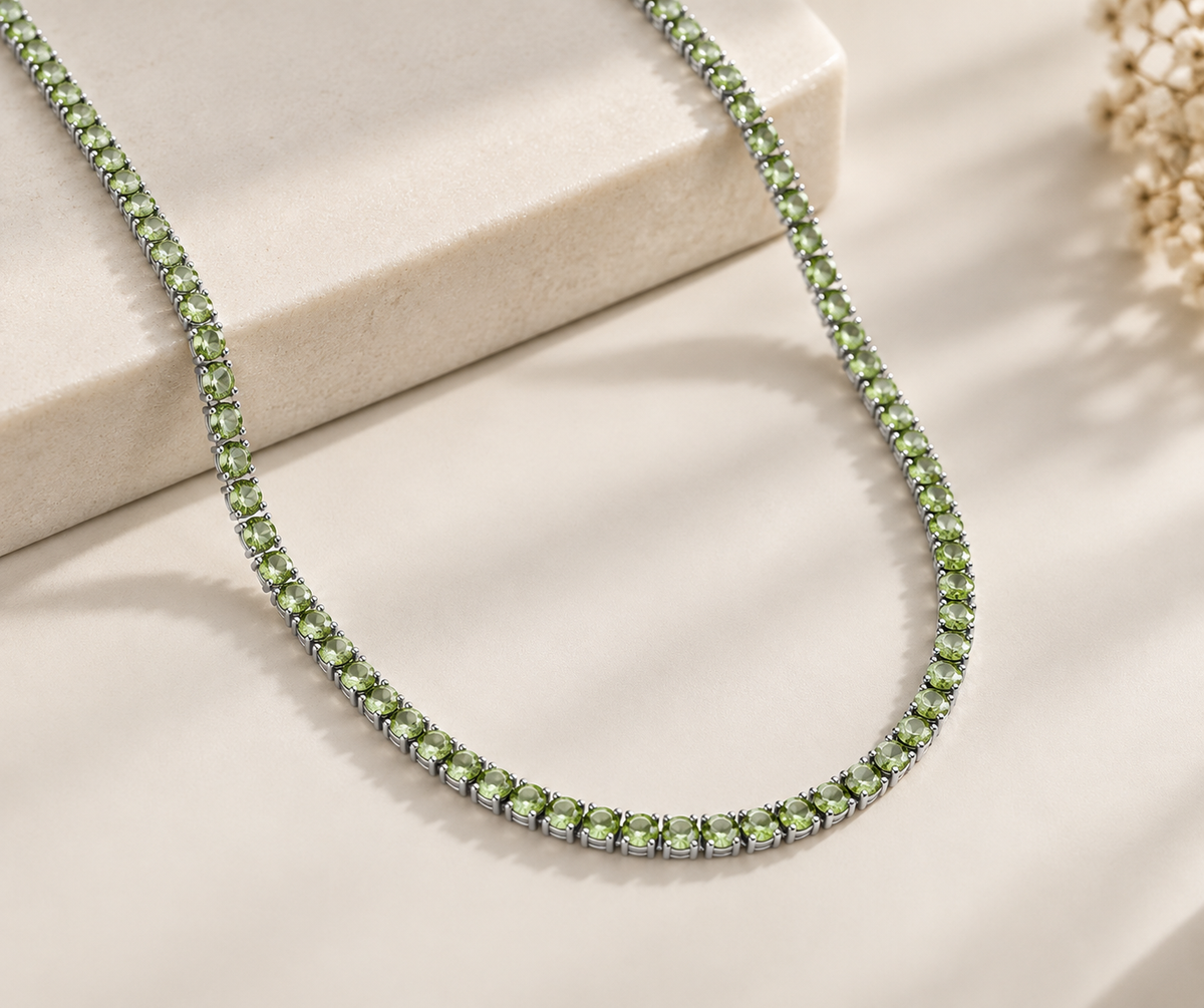 Colar Riviera Três Pontas Peridoto Ródio Branco