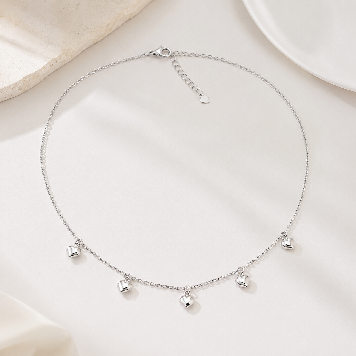 Choker Cartier Coraçãozinho Puffer Ródio Branco