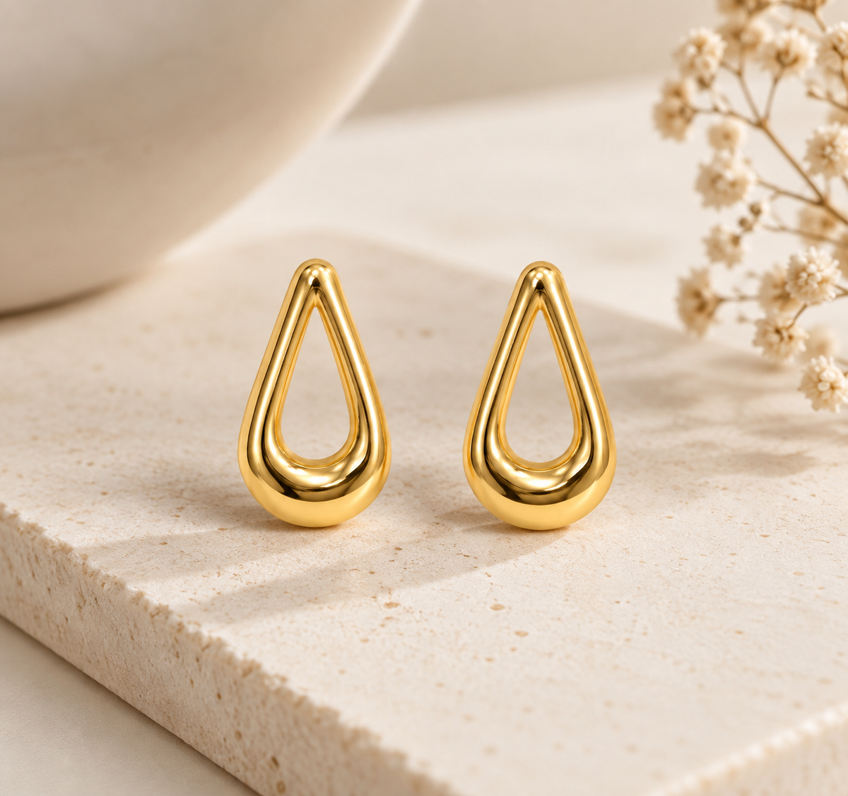 Brinco Gota Vazada Arredondada Ouro 18k