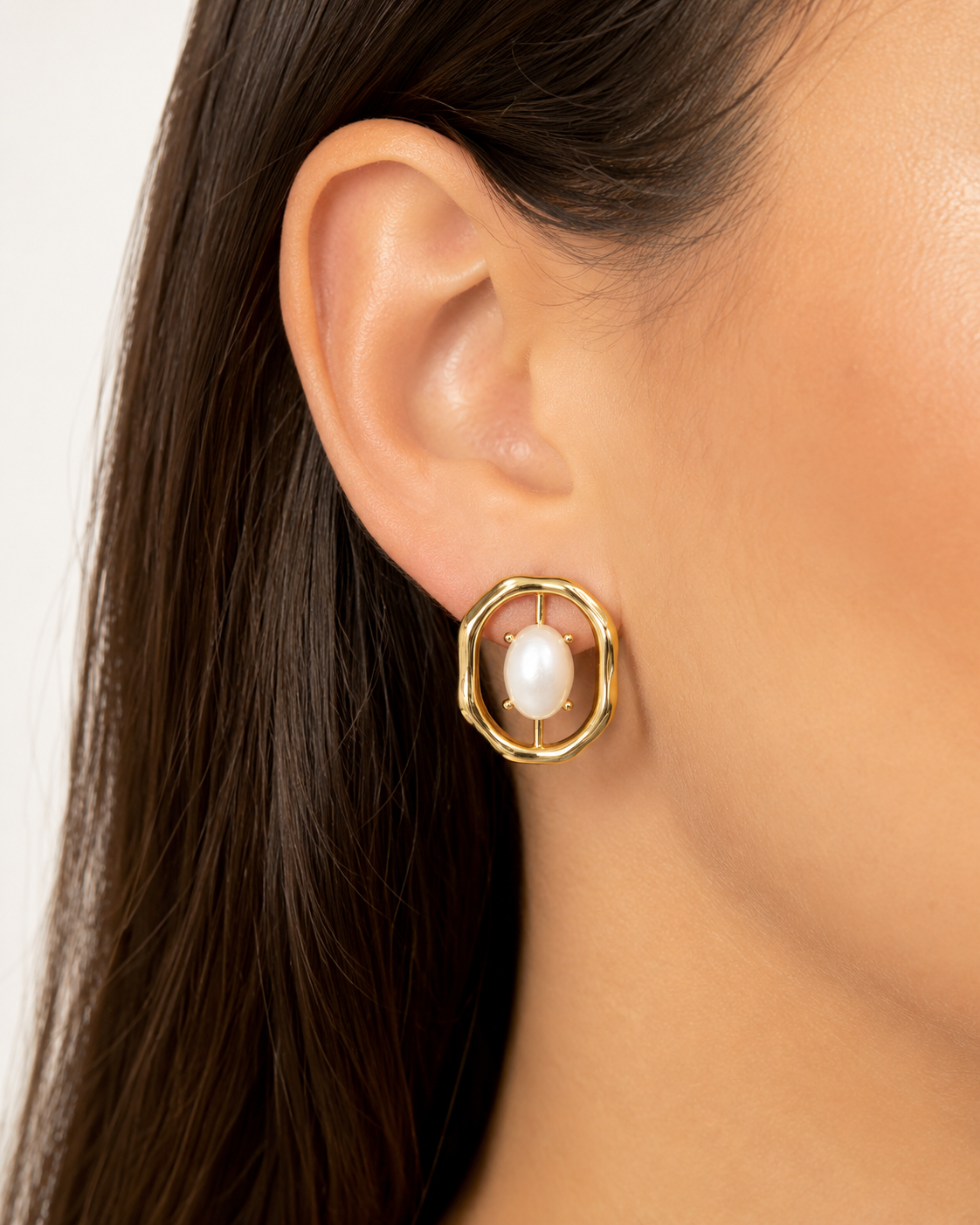 Brinco Portofino Madre Pérola Ouro 18k