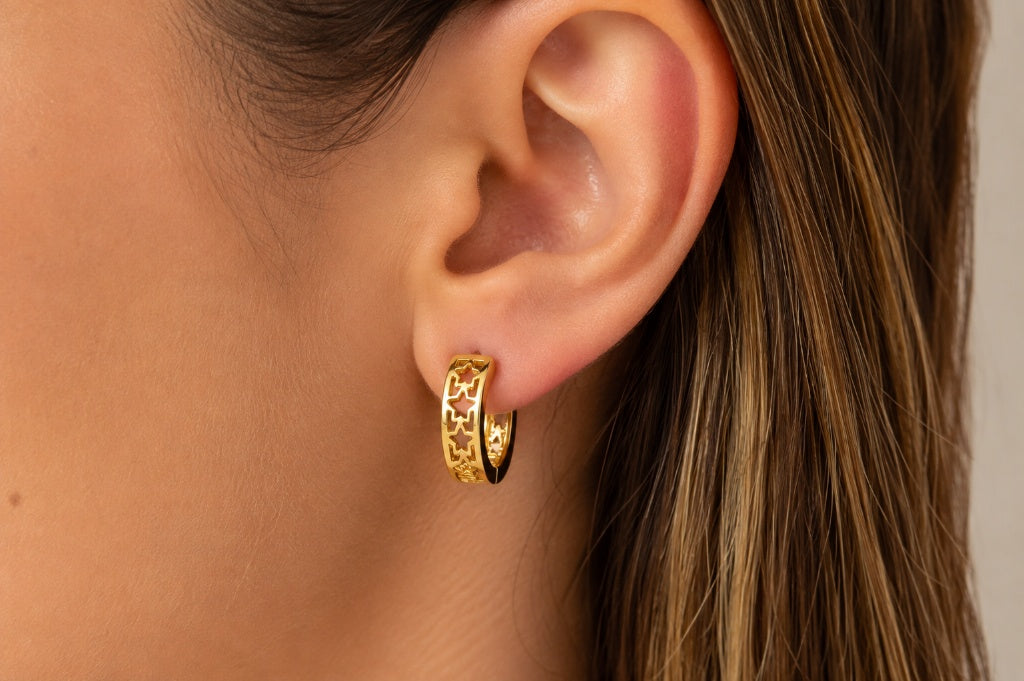 Brinco Argola Estrelinhas Vazadas Ouro 18k