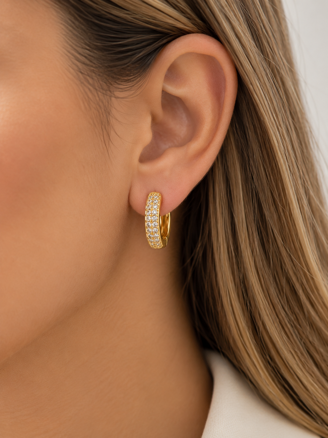 Brinco Argola Cravejada Duas Fileiras Média Ouro 18k