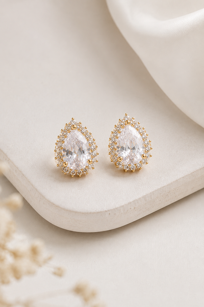Brinco Gota Cristal com Cravação Microzircônias Ouro 18k