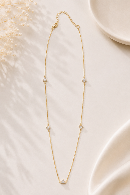 Colar Alongado Cartier com Triângulo Zircônia MontClair Ouro 18k