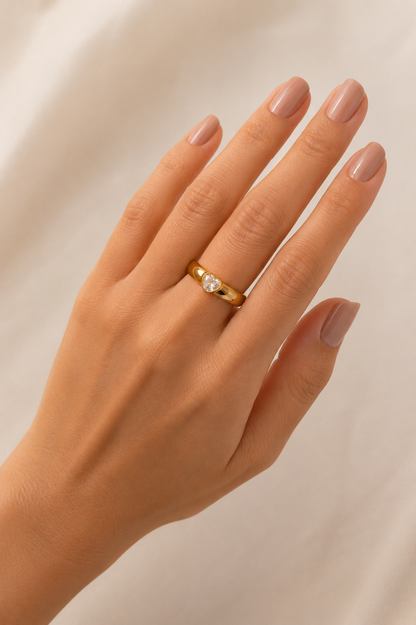 Anel com Zircônia Coração Regulável Ouro 18k