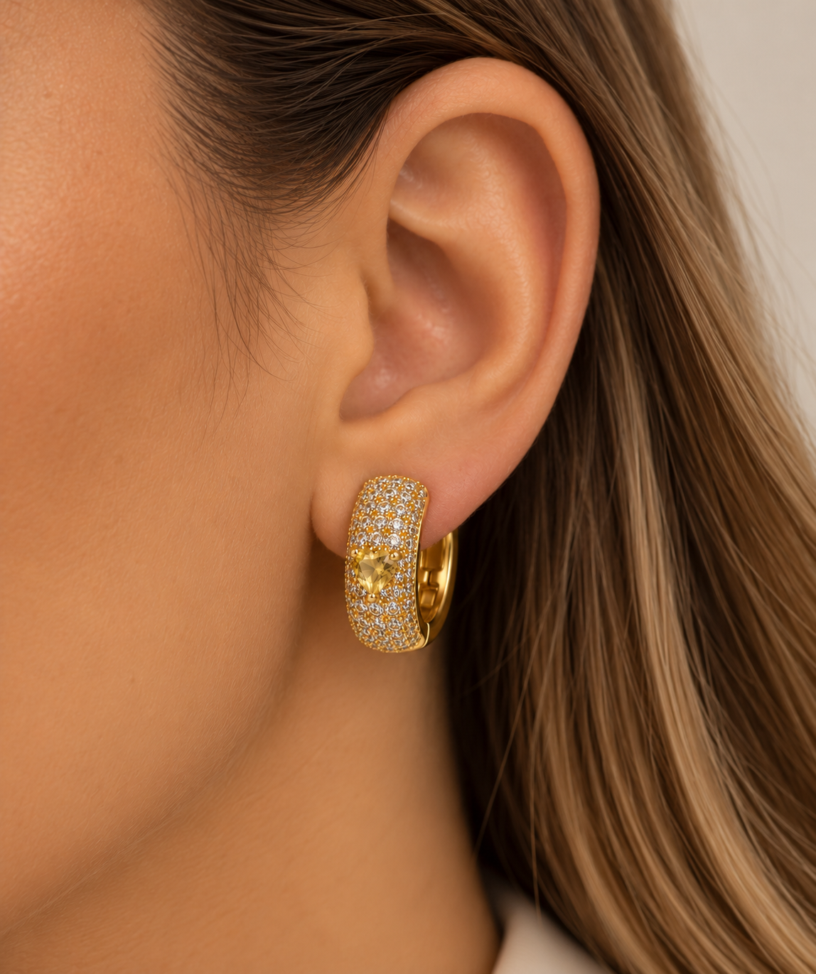 Scarlat SKU 15115 foto 3 | Brinco Argola Majesté Cravejada G Ouro 18k