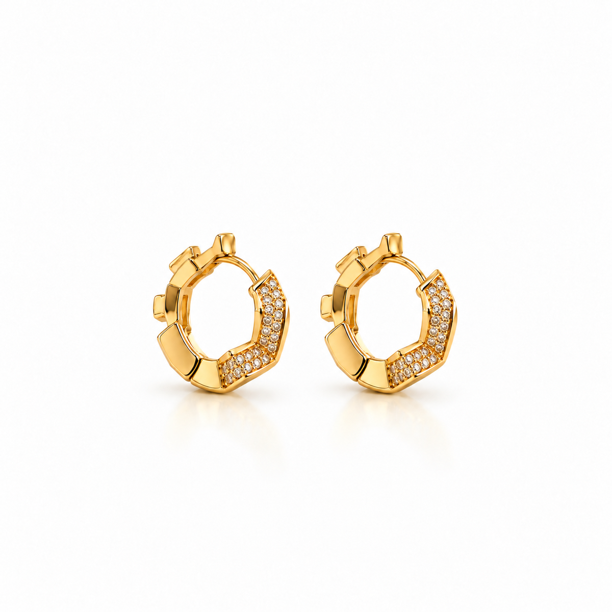 Brinco Celéstia Cravejado Pequeno Ouro 18k