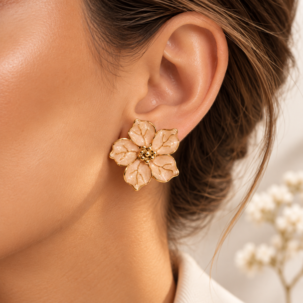 Scarlat SKU 15344 foto 3 | Brinco Flor Serena Ouro 18k