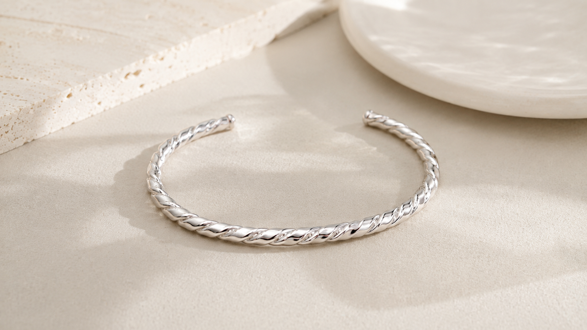 Bracelete Trabalhado Torcido Ródio Branco