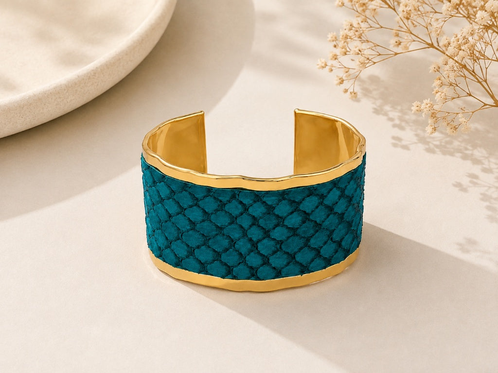 Scarlat SKU 15253 foto 2 | Bracelete Couro de Tilápia Ouro 18k