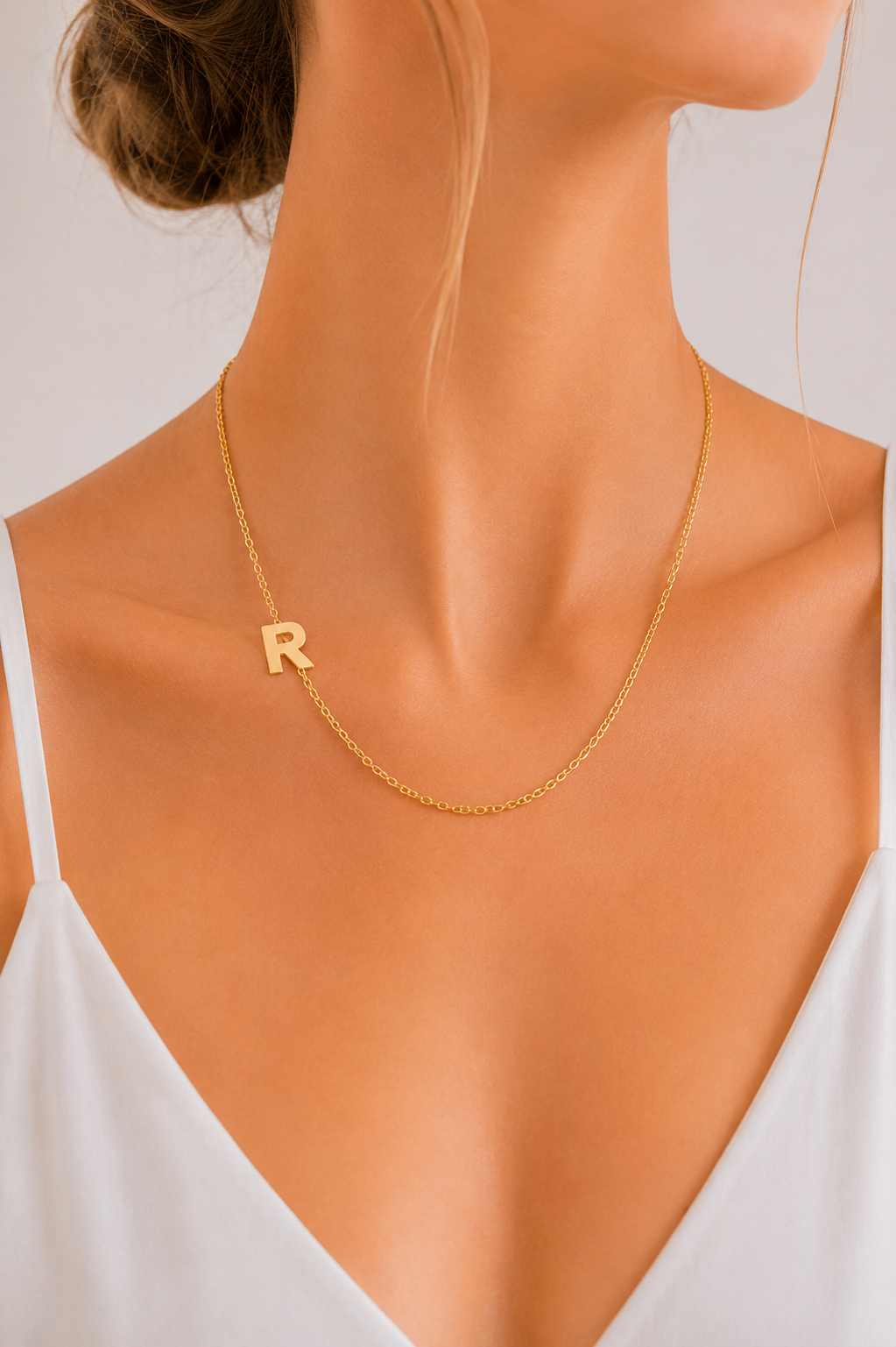 Colar Letra R Personalizado Folheado em Ouro 18K