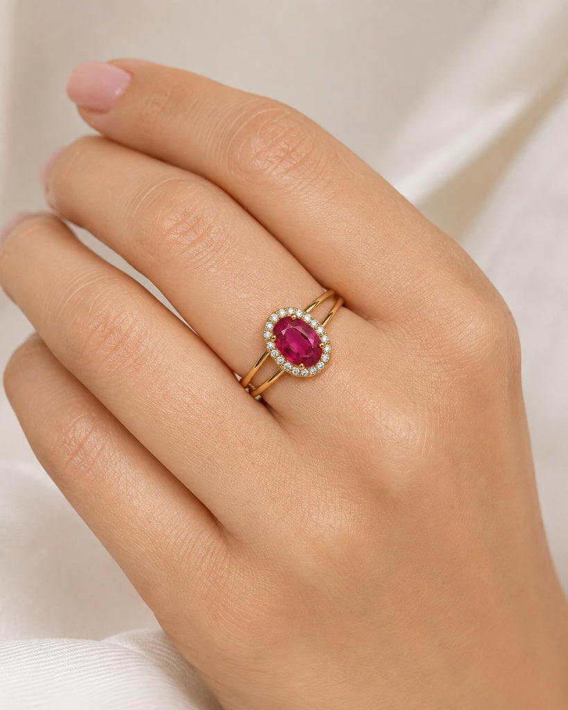 Anel Pedra Oval Rubi Cravejado Ouro 18k