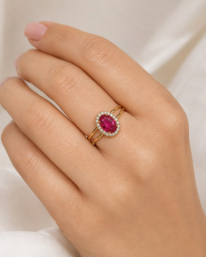 Anel Pedra Oval Rubi Cravejado Ouro 18k
