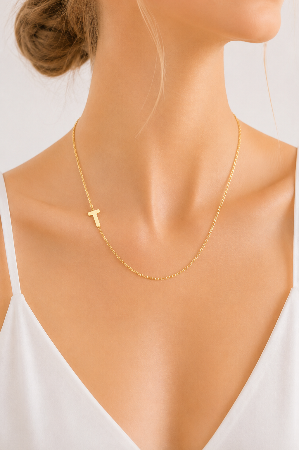 Colar Letra T Personalizado Folheado em Ouro 18K