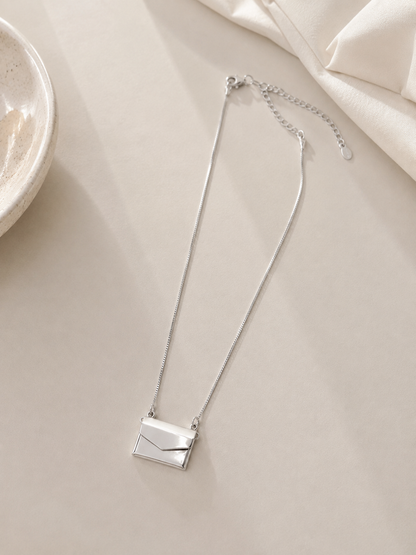 Colar Relicário Carta na Veneziana 45cm Ródio Branco