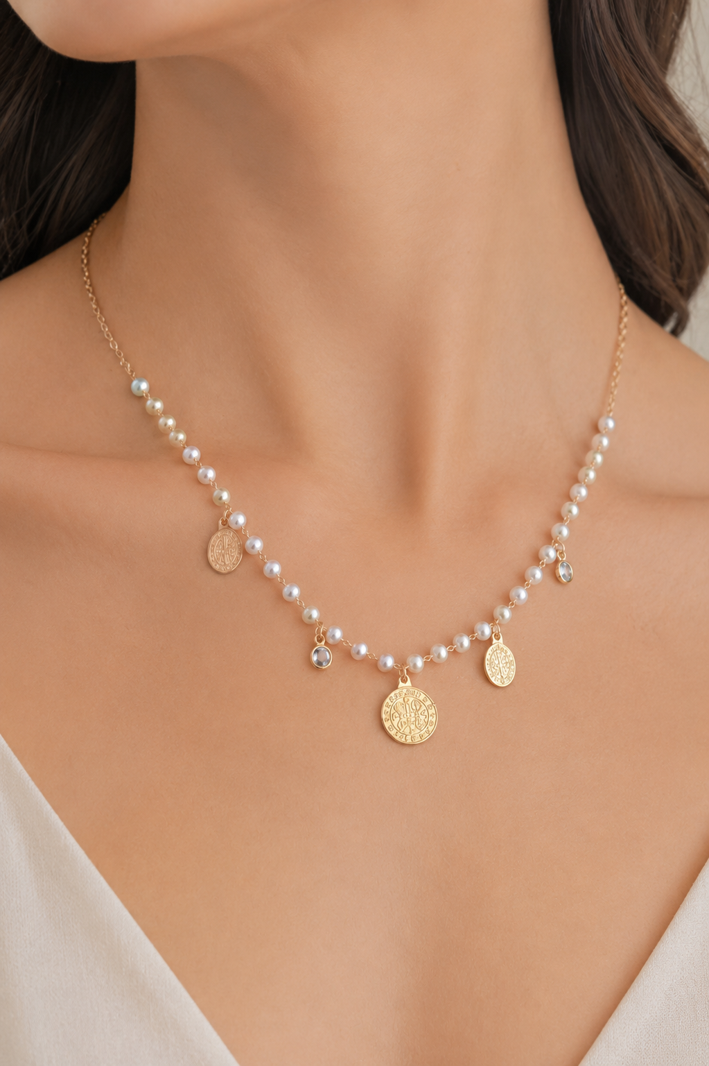 Colar Corações com Pérola São Bento Ouro 18k