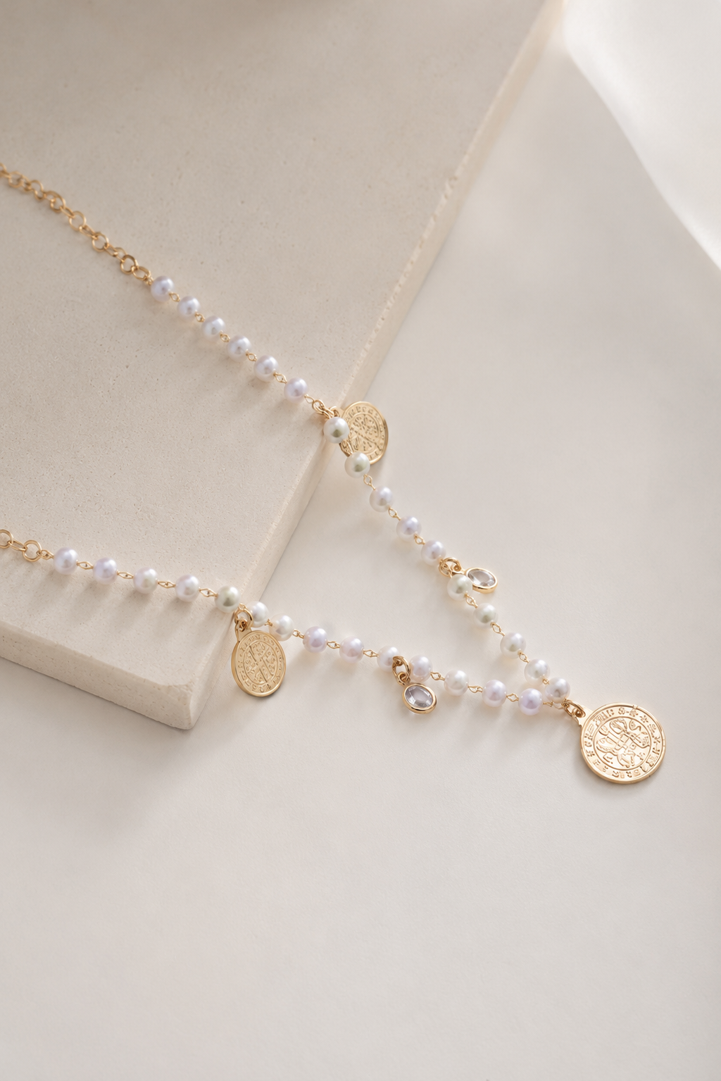 Colar Corações com Pérola São Bento Ouro 18k