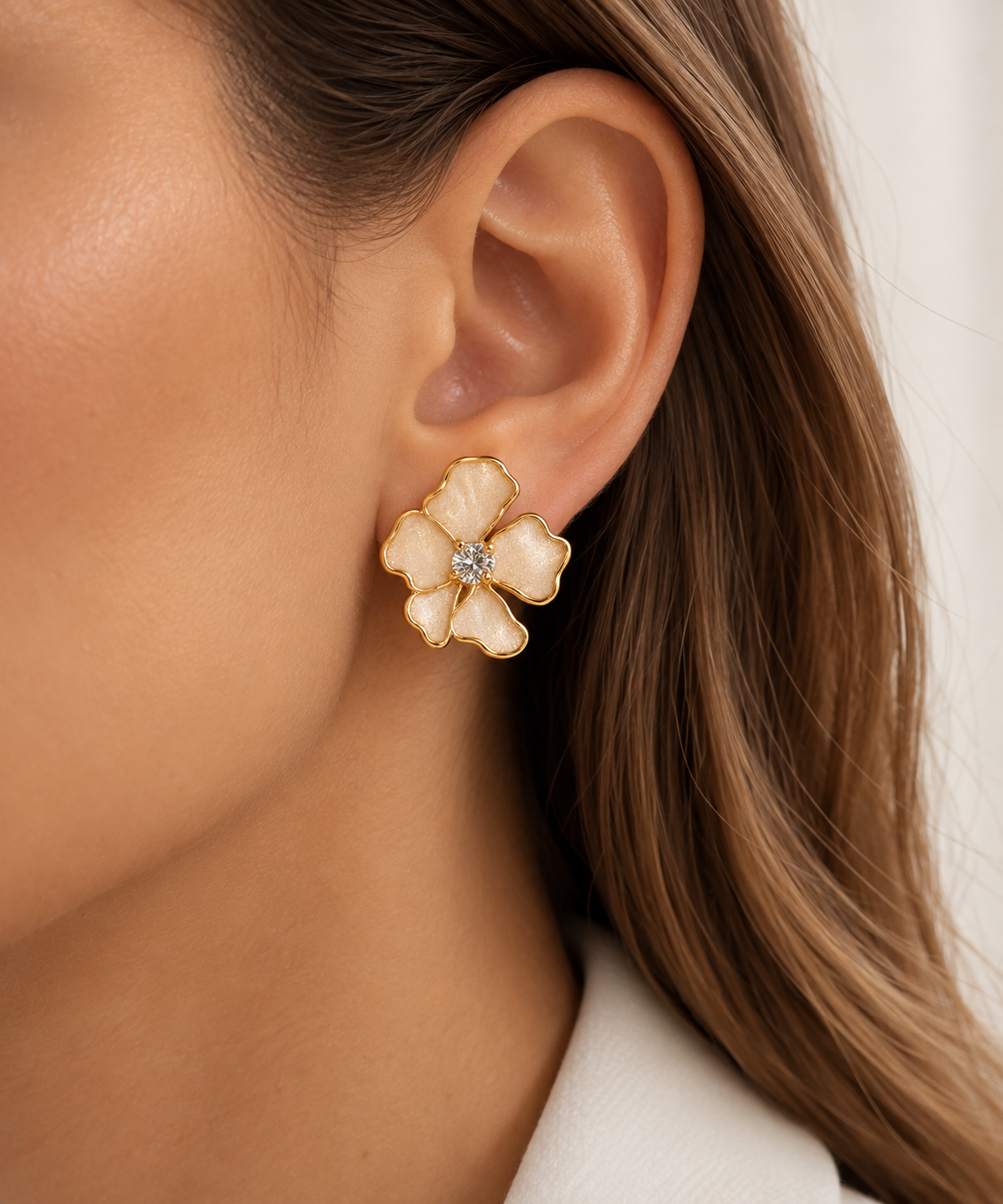 Scarlat SKU 15313 foto 3 | Brinco Flor de Íris Ouro 18k