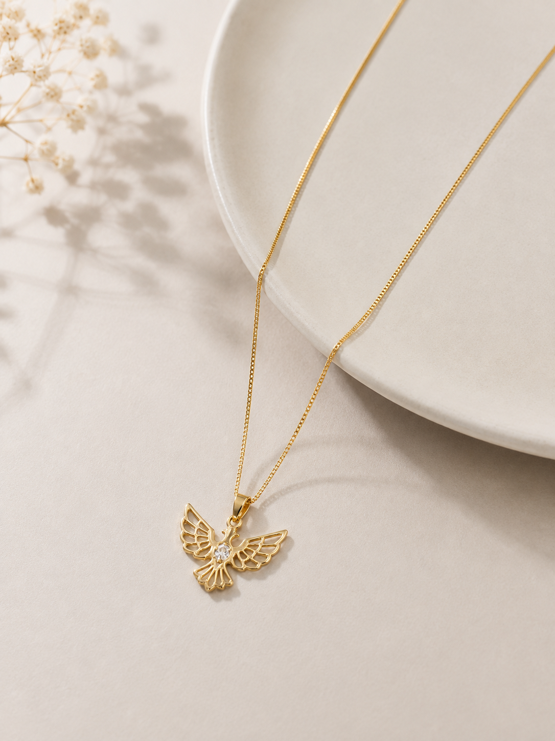Colar Espírito Santo Vazado com Zircônia Ouro 18k