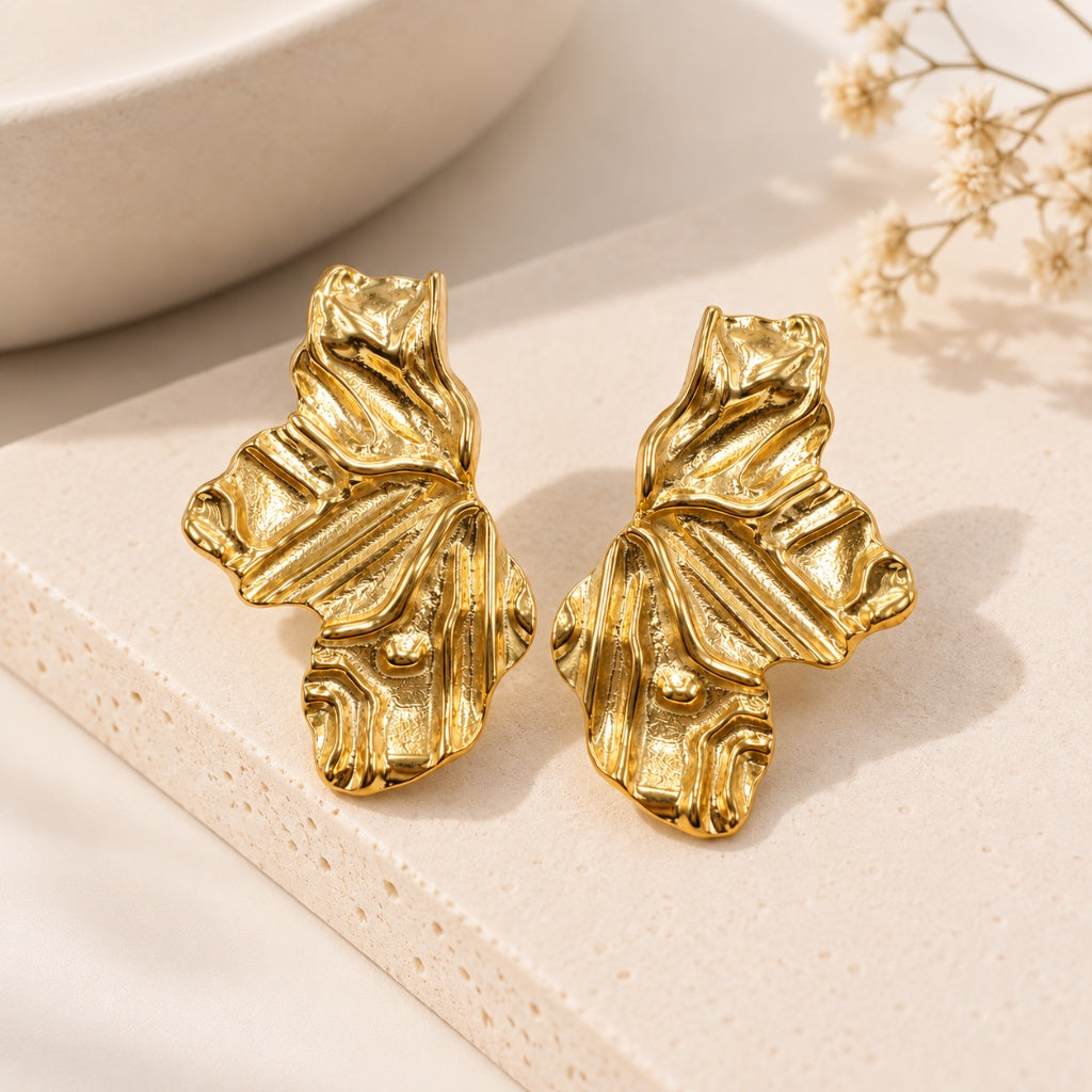 Brinco Meia Pétala Grande Ouro 18k