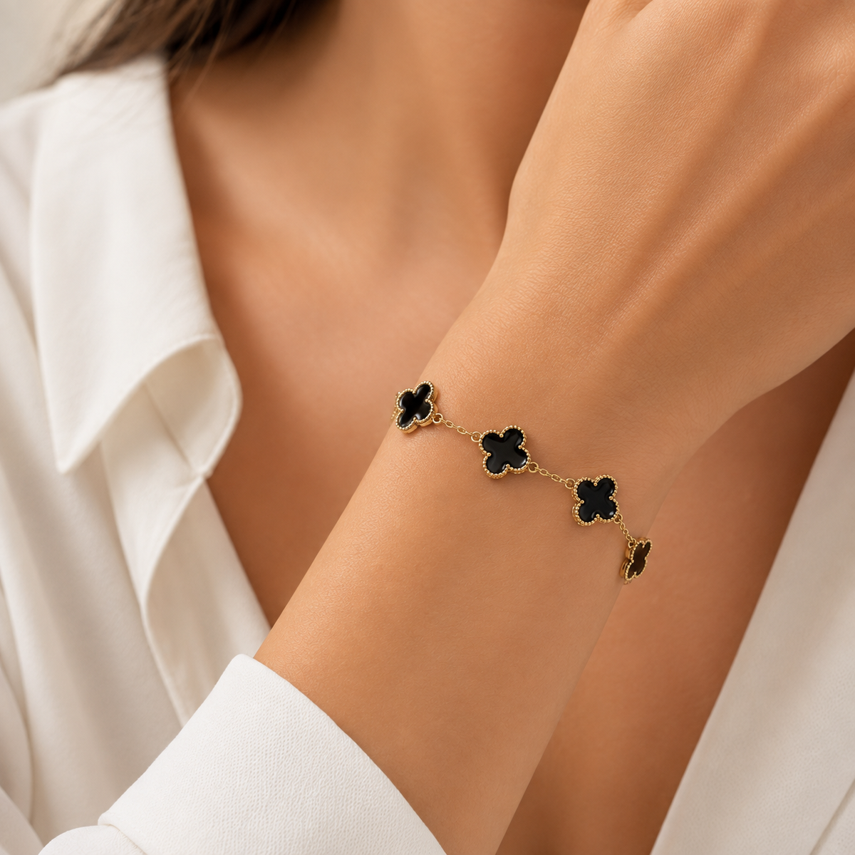 Pulseira Trevo P Preto Ouro 18k