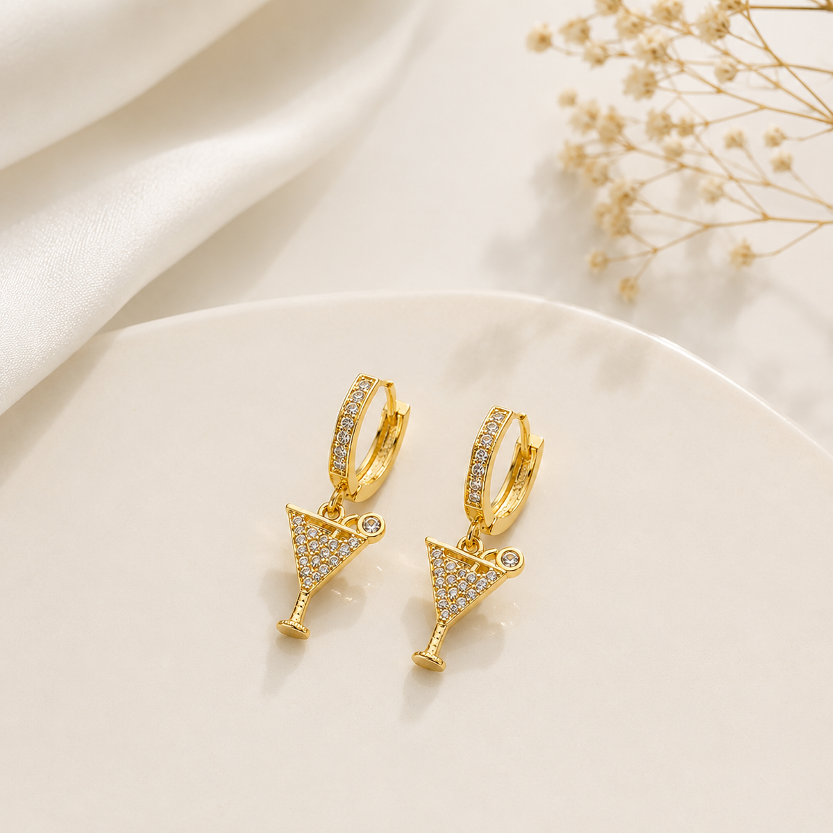 Brinco Drink Cravejado Ouro 18k