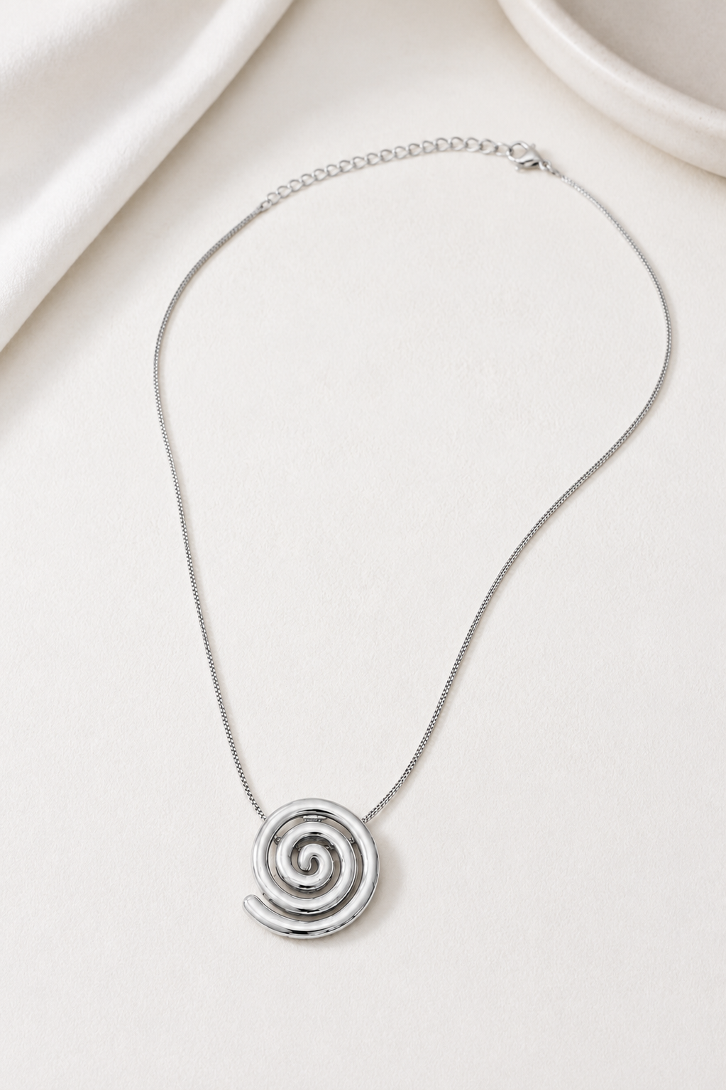 Colar Caracol Vazado Ródio Branco