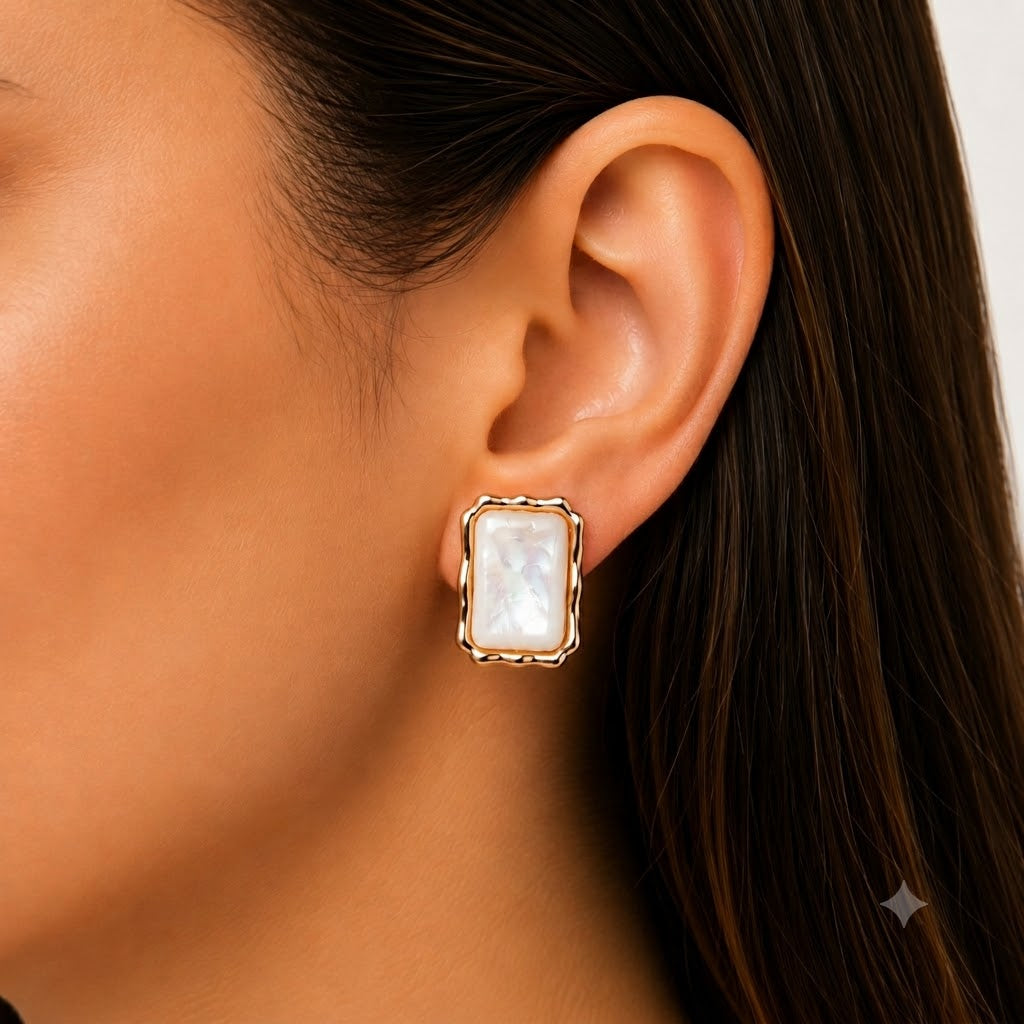 Brinco Rubra Coríndon Branco Leitoso Ouro 18k