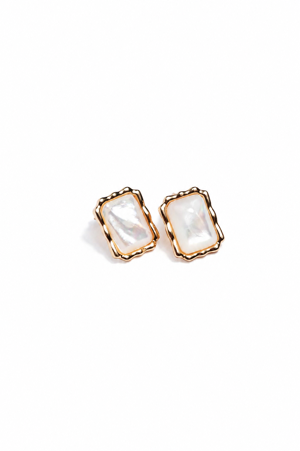 Brinco Rubra Coríndon Branco Leitoso Ouro 18k