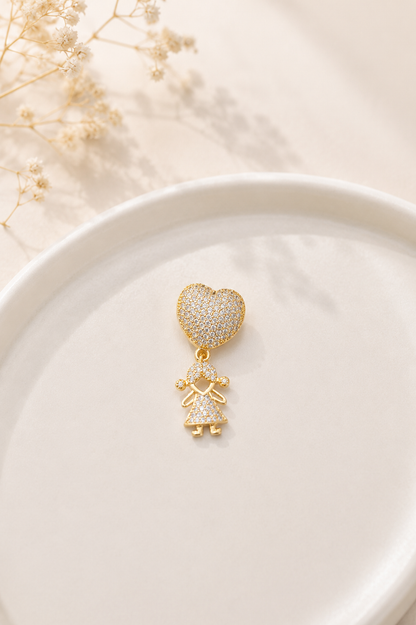 Pingente Coração com Menina Ouro 18k