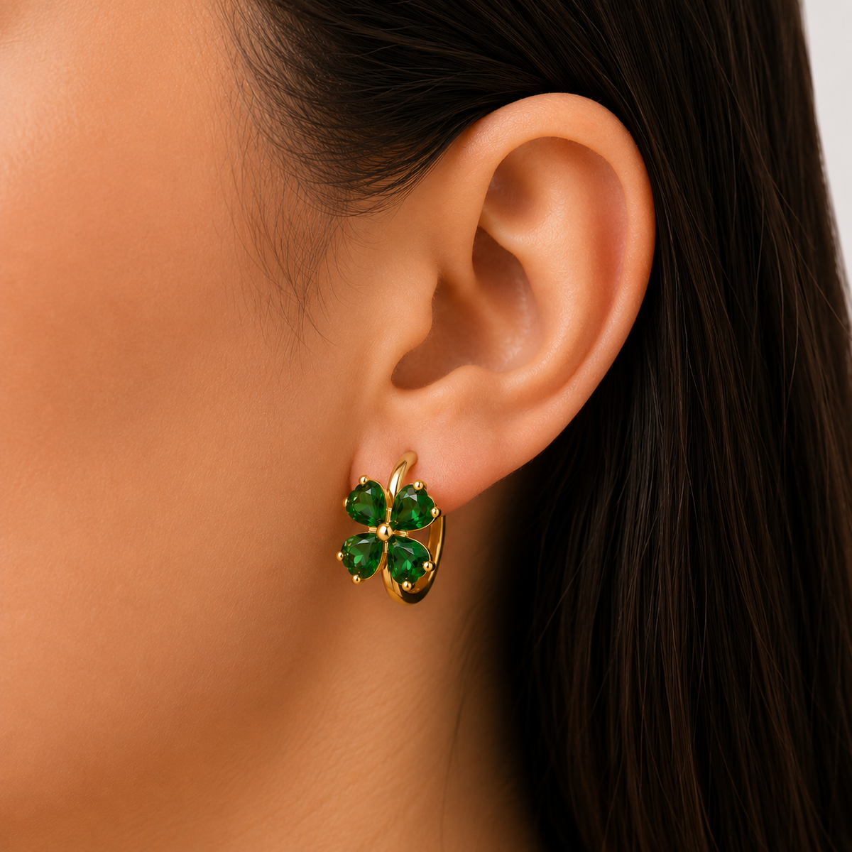 Brinco Flor Esmeralda Ouro 18k