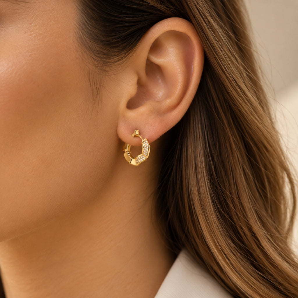 Brinco Celéstia Cravejado Pequeno Ouro 18k