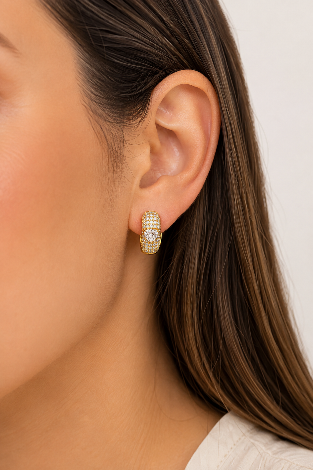 Brinco Argola Majesté Cravejada P Cristal Ouro 18k
