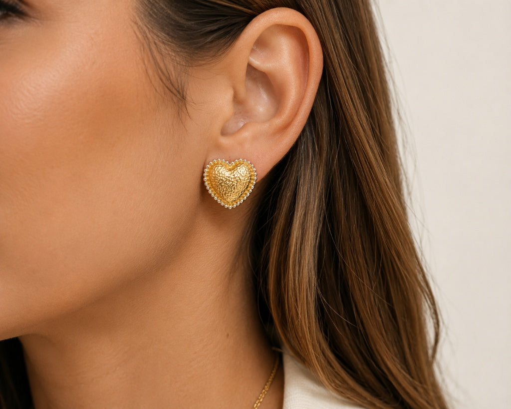 Brinco Coração Martelado Ouro 18k com Ródio Branco