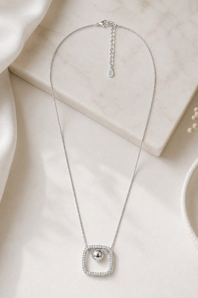 Colar Nuance Quadrado com Zircônia e Esfera Ródio Branco
