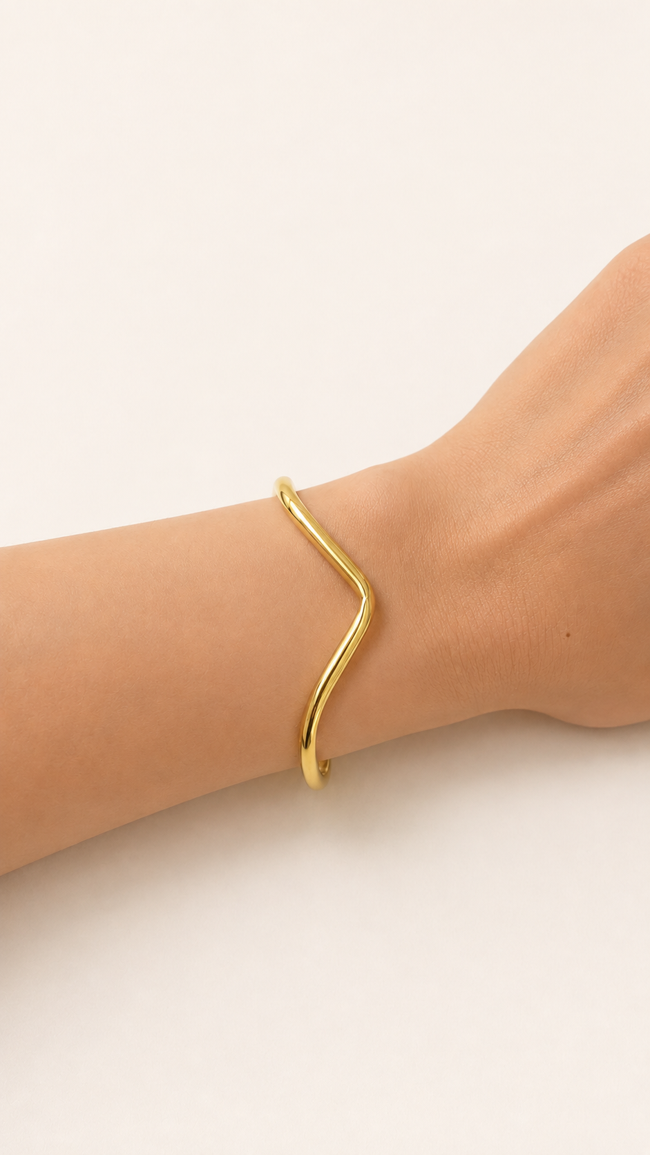 Bracelete Bico “V" Ouro 18k