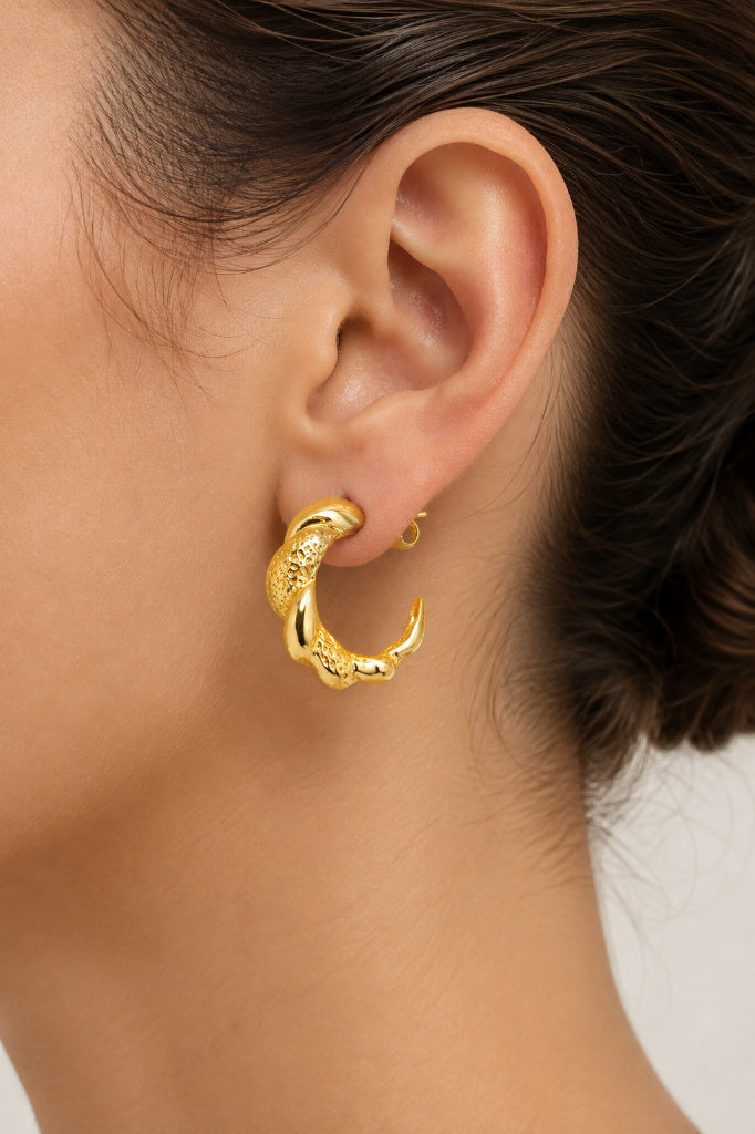 Brinco Argola Croissant Trabalhada Ouro 18k