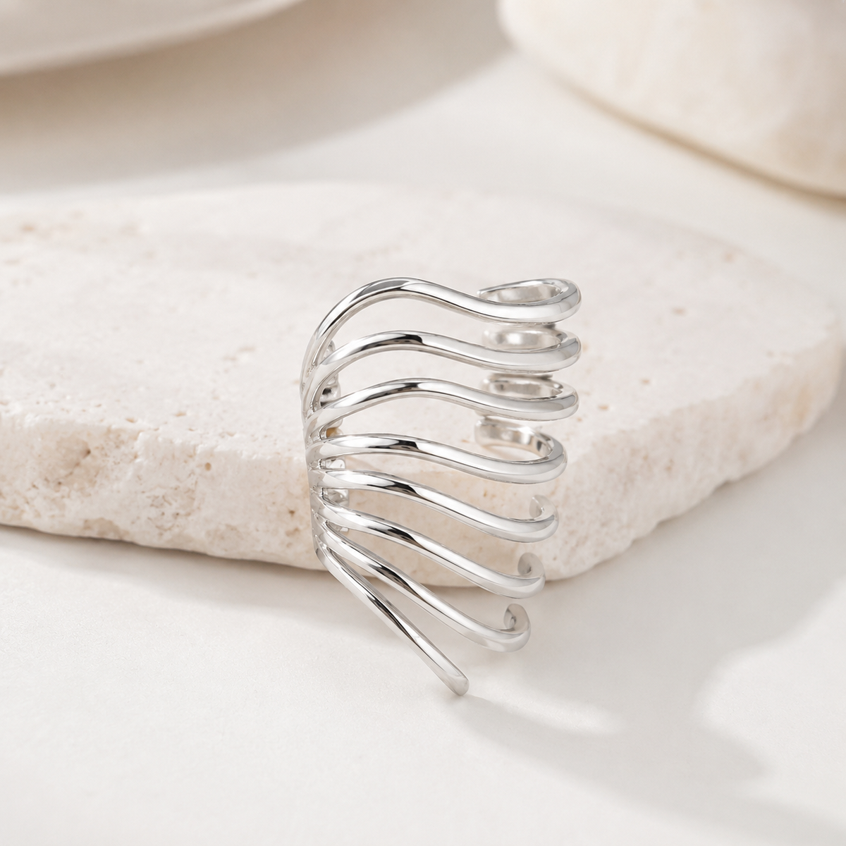 Brinco Piercing Fake Ondas Ródio Branco