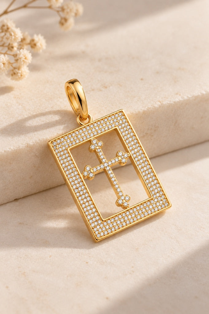 Pingente Quadrado Cruz Cravejado Ouro 18k