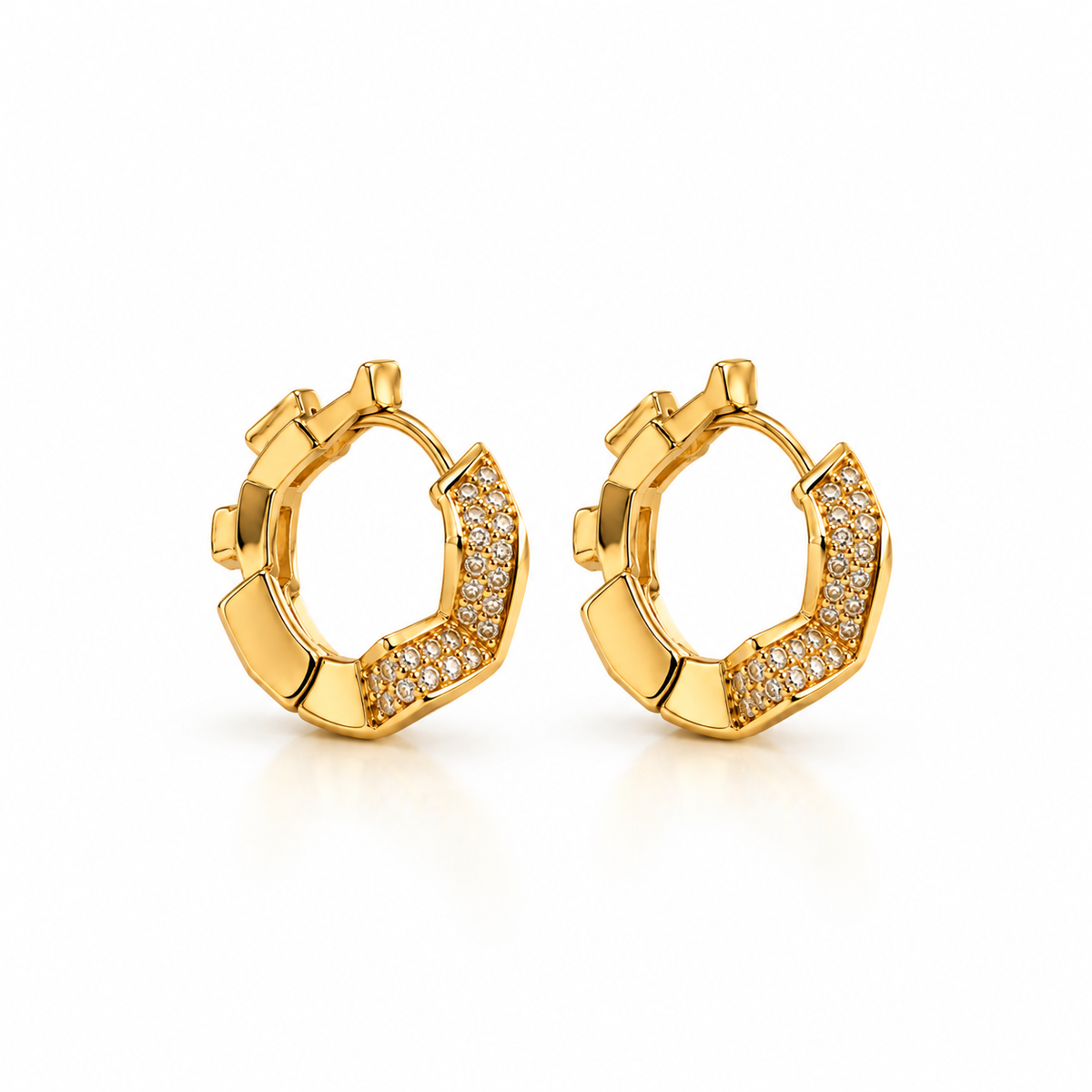 Brinco Celéstia Cravejado Médio Ouro 18k