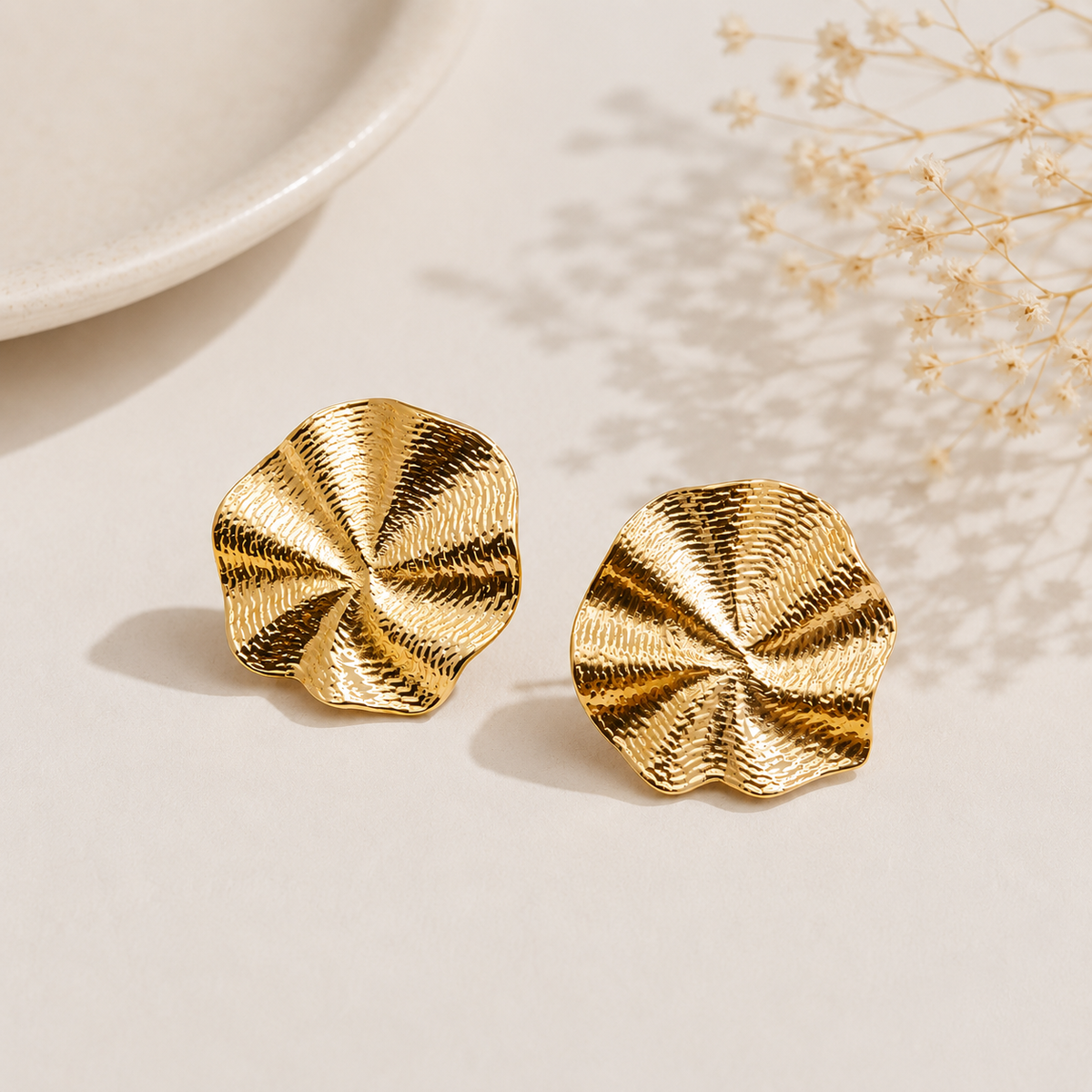 Brinco Circular Desregular MontClair Ouro 18k