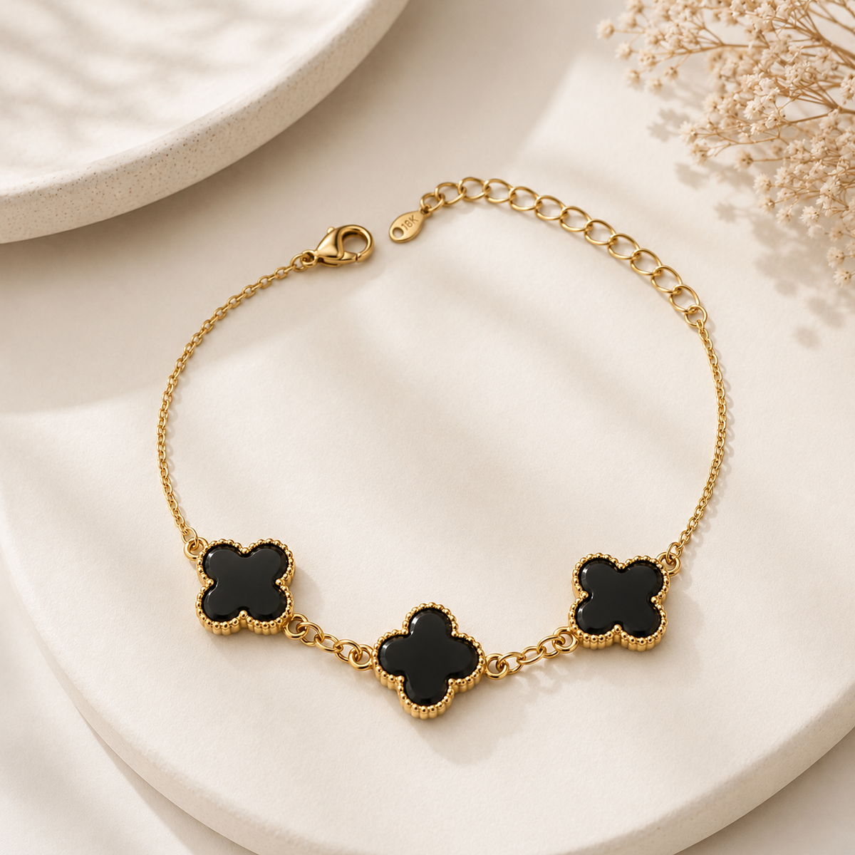 Pulseira Trevo Puffer Preto Ouro 18k