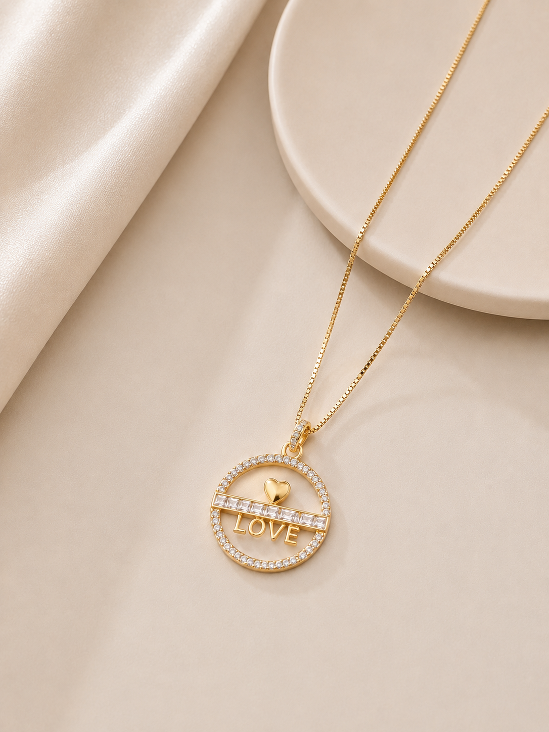 Colar Love Cravejado Ouro 18k