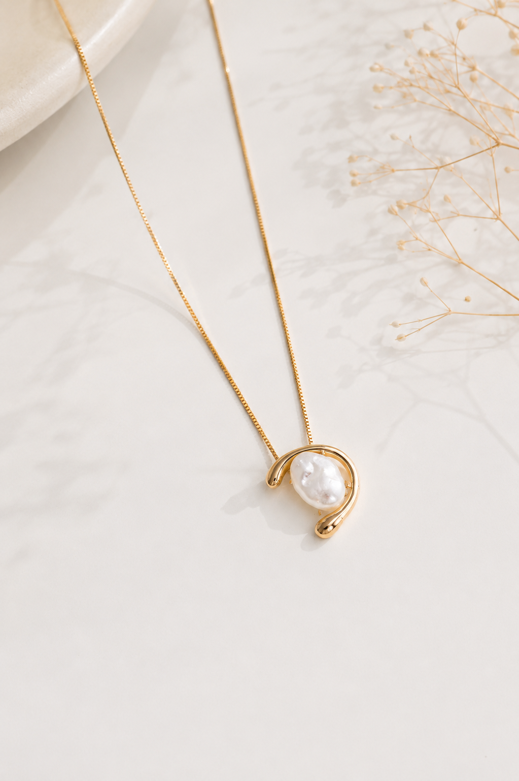 Colar Meia Lua Madre Pérola Ouro 18k
