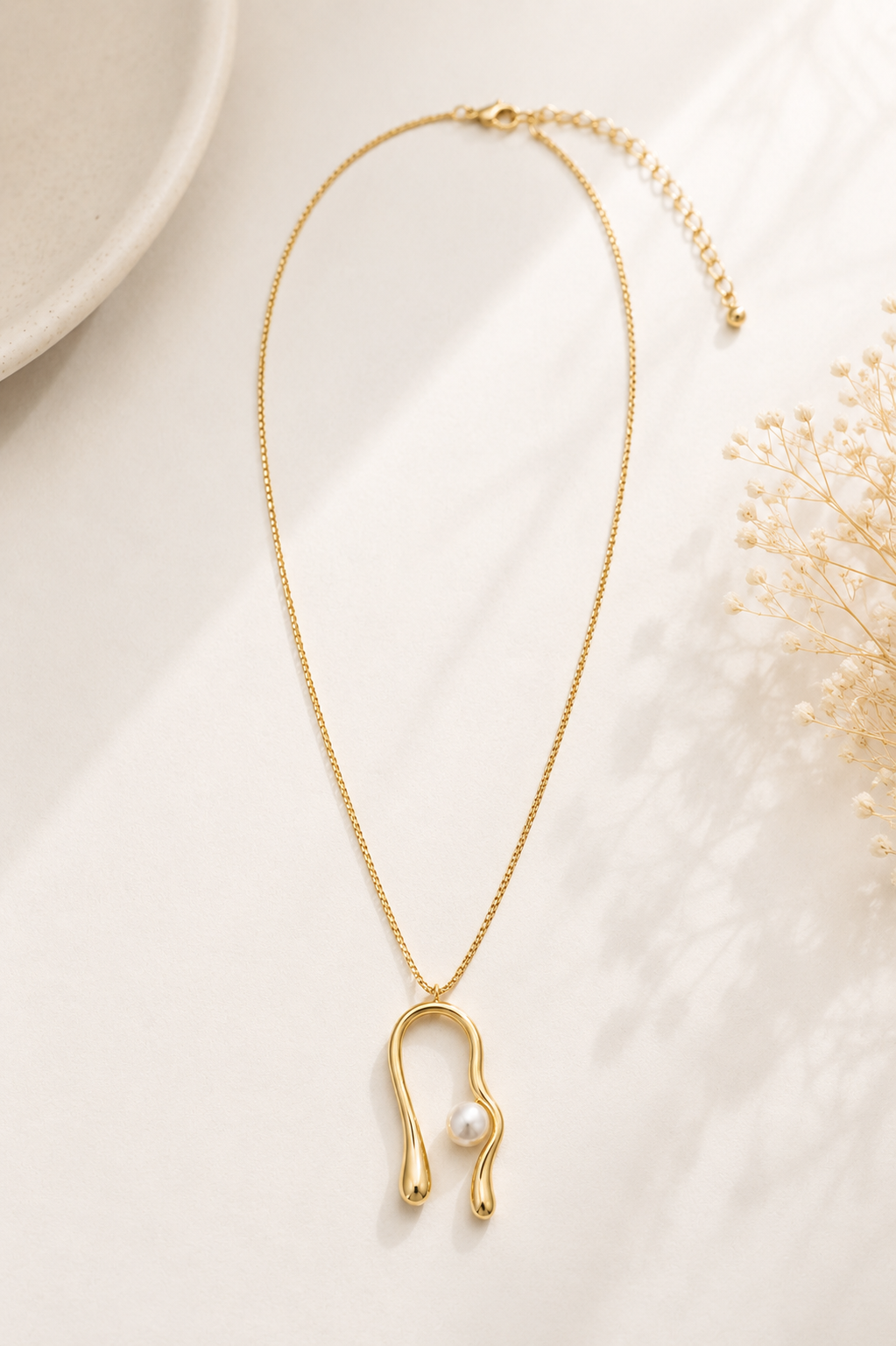 Colar Longo com Pingente Orgânico Pérola Barroca Ouro 18k